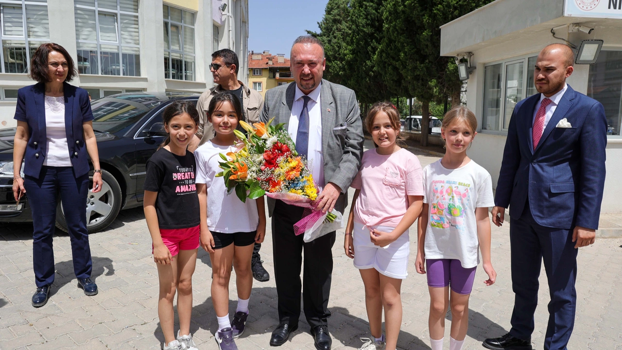 Uşak’ta Atık Pilleri Topladılar Bisikleti Kaptılar 7