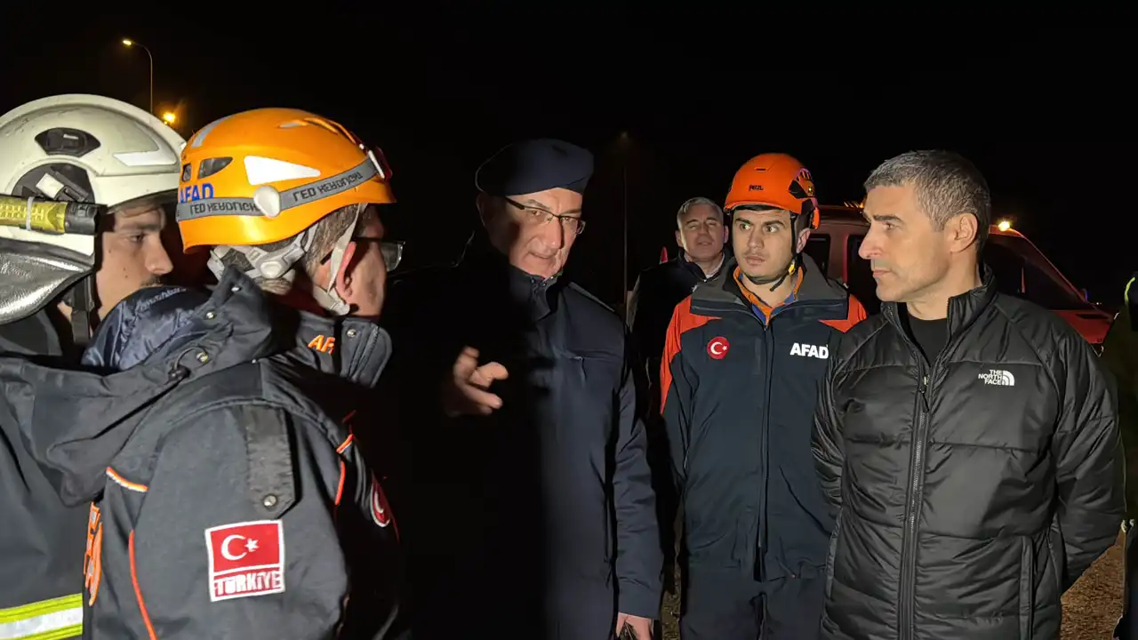 Gediz Kavşağı’nda Feci Kaza: 1’i Ağır 28 Yaralı 7