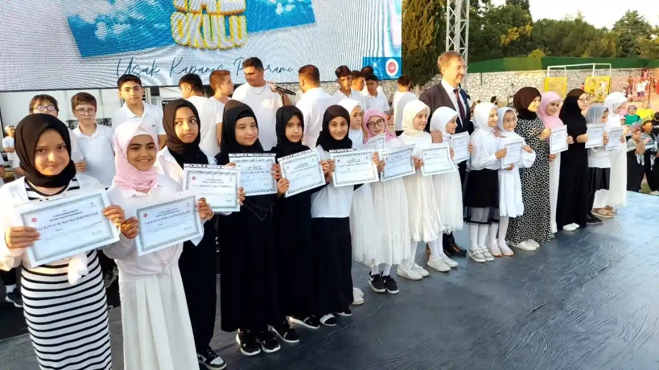 Uşak’ta Yaz Kur’an Kursları Şenlikle Sona Erdi 5