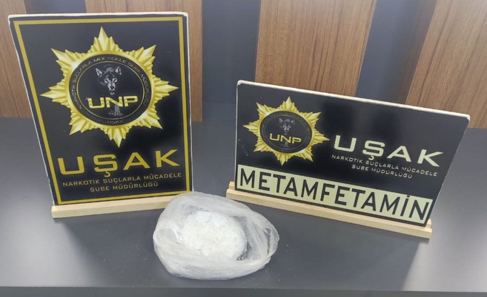 Uşak'ta Bir Otomobilde 100 Gr Uyuşturucu Yakalandı