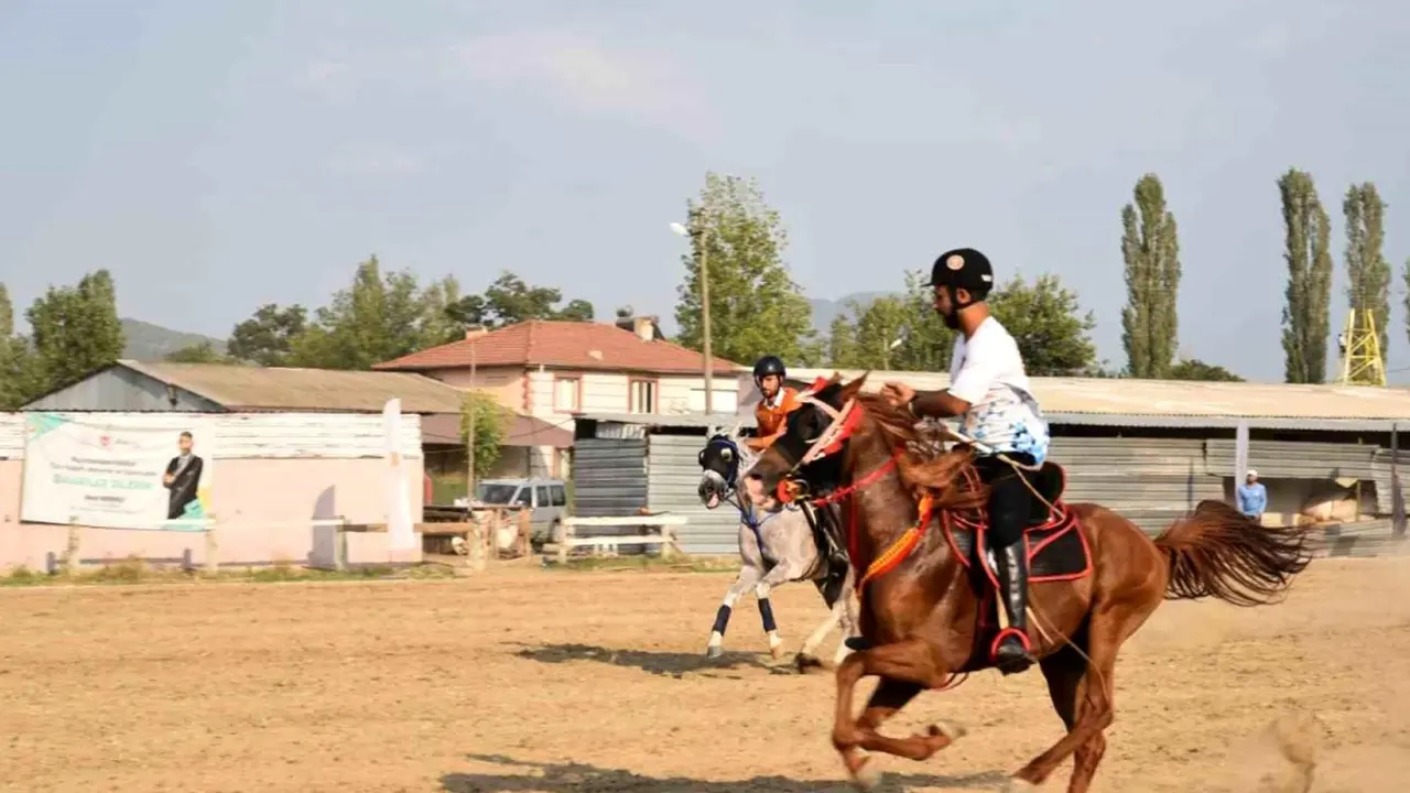 Uşak Bir Eylül Atlı Spor Kulübü Türkiye Şampiyonası'nda Finale Yükseldi