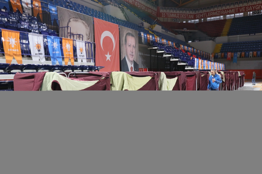 AK Parti İzmir İl Teşkilatında, yerel seçimler için temayül yoklaması