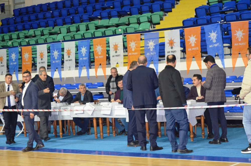 AK Parti Kütahya İl Teşkilatında yerel seçimler için temayül yoklaması