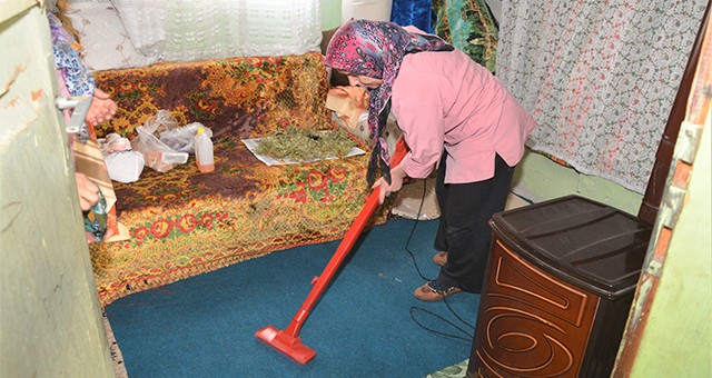 UŞAK BELEDİYESİ İHTİYAÇ SAHİPLERİNE KUCAK AÇMAYA DEVAM EDİYOR