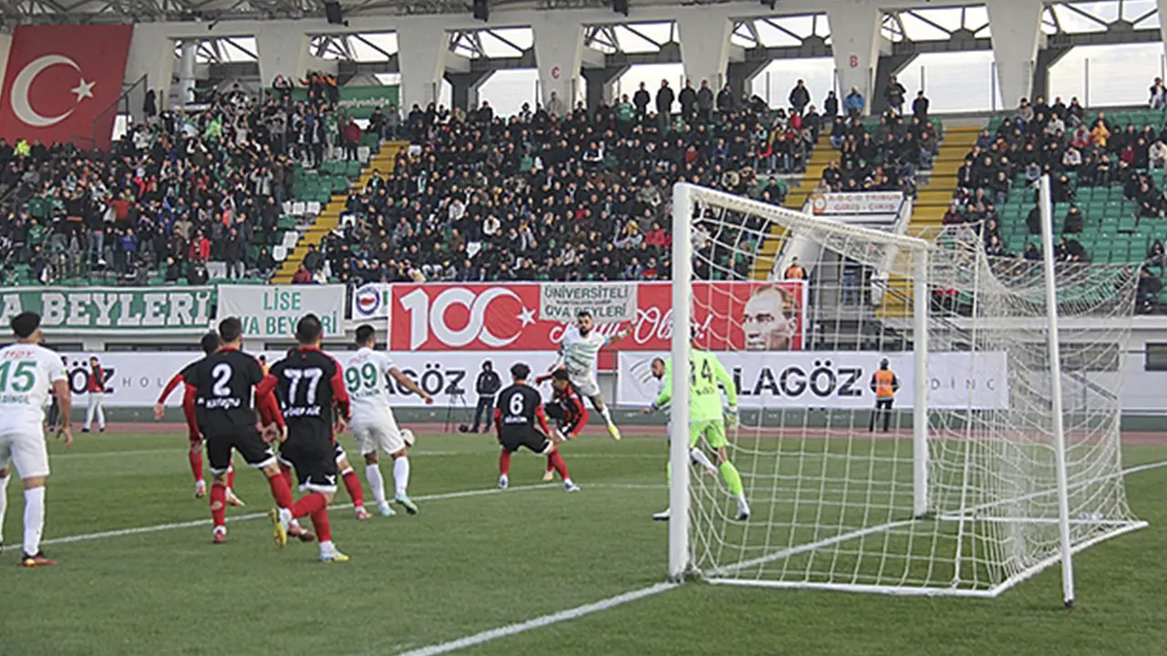 Uşakspor Galibiyetiyle Zirveye Gözünü Dikti!