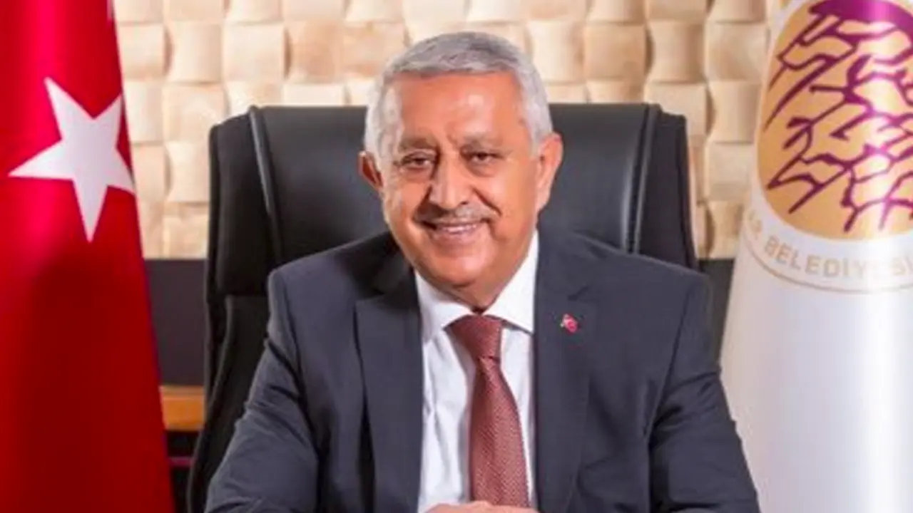 Öğrenci Dostu Afyonkarahisar Belediyesinden Öğrencilere Kitap Desteği