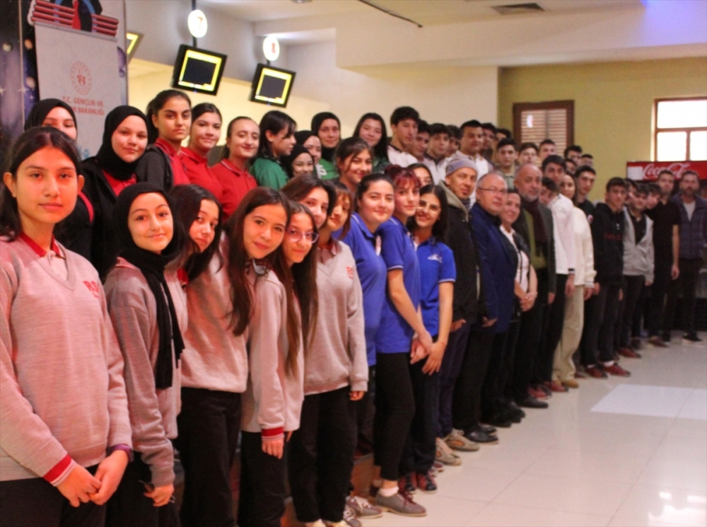 Afyonkarahisar'da 50 Genç Bowling Turnuvasında Ter Döktü!