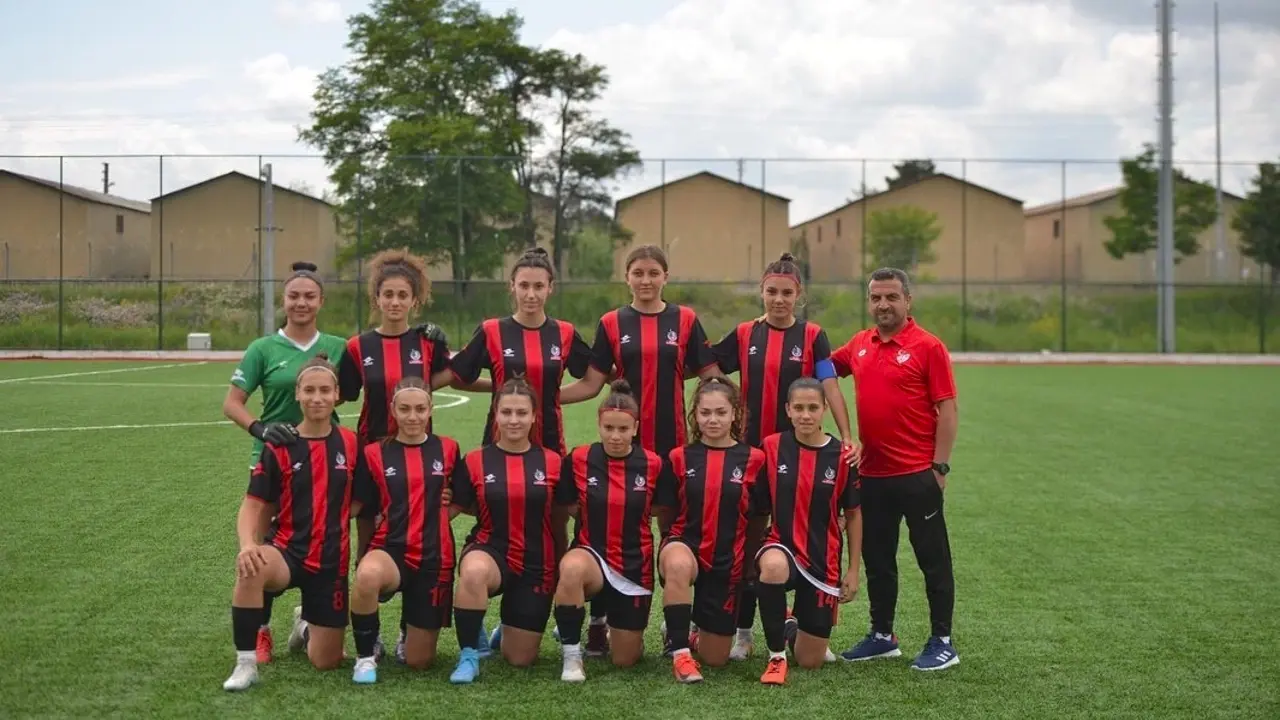 64 Belediye Kadın Futbol Takımı, Ezeli Rakibiyle Yarın Uşak'ta Karşılaşacak!