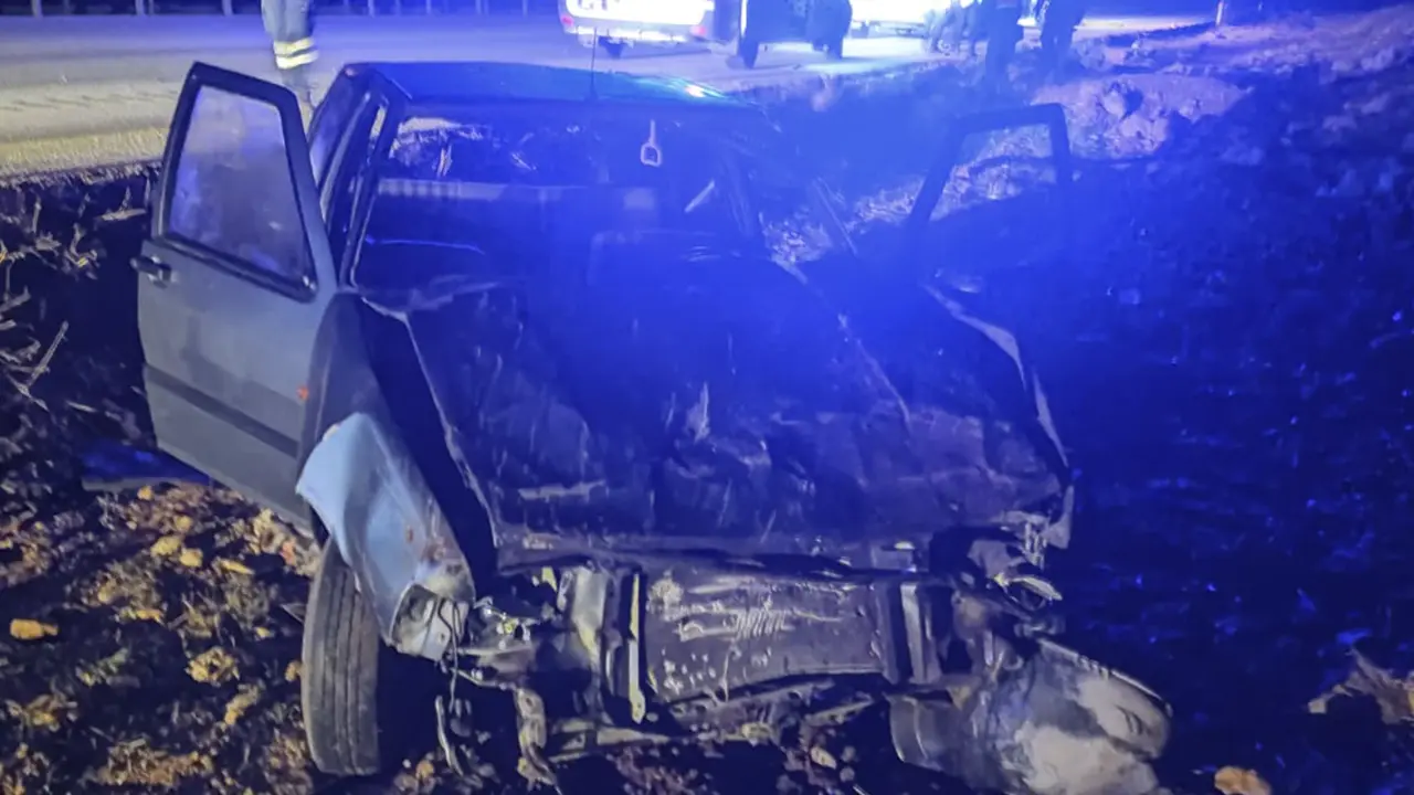 Afyonkarahisar Dinar'da Takla Atan Otomobil Hurdaya Döndü: 4 Yaralı