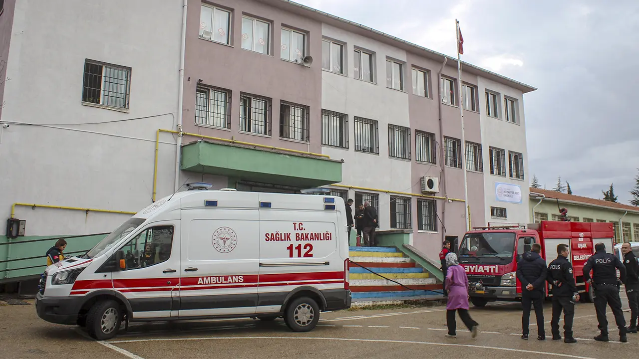 Uşak'ta Bir Okulda Yangın Çıktı!