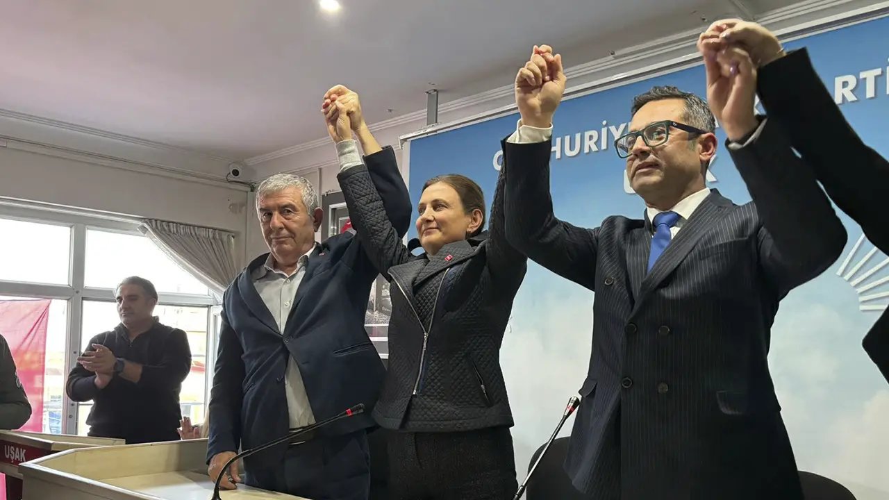 Uşak CHP Belediye Başkan Adayı Çağlar Samancı Adaylığını Resmen Açıkladı