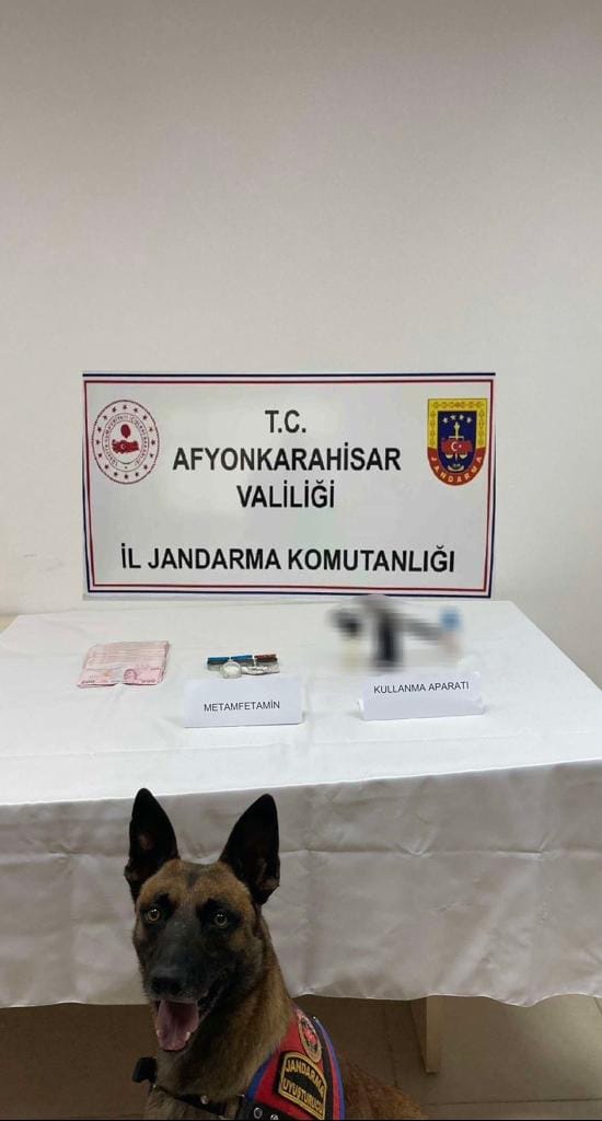 Afyonkarahisar Sandıklı'da Uyuşturucu Operasyonu: 4 Kişi Yakayı Ele Verdi