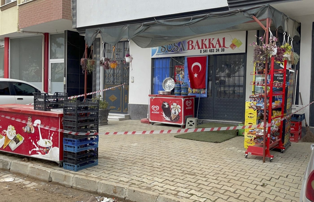 Uşak'ta Bıçaklanmış Halde Bulunan Bakkal Rıdvan Sosa Hayatını Kaybetti