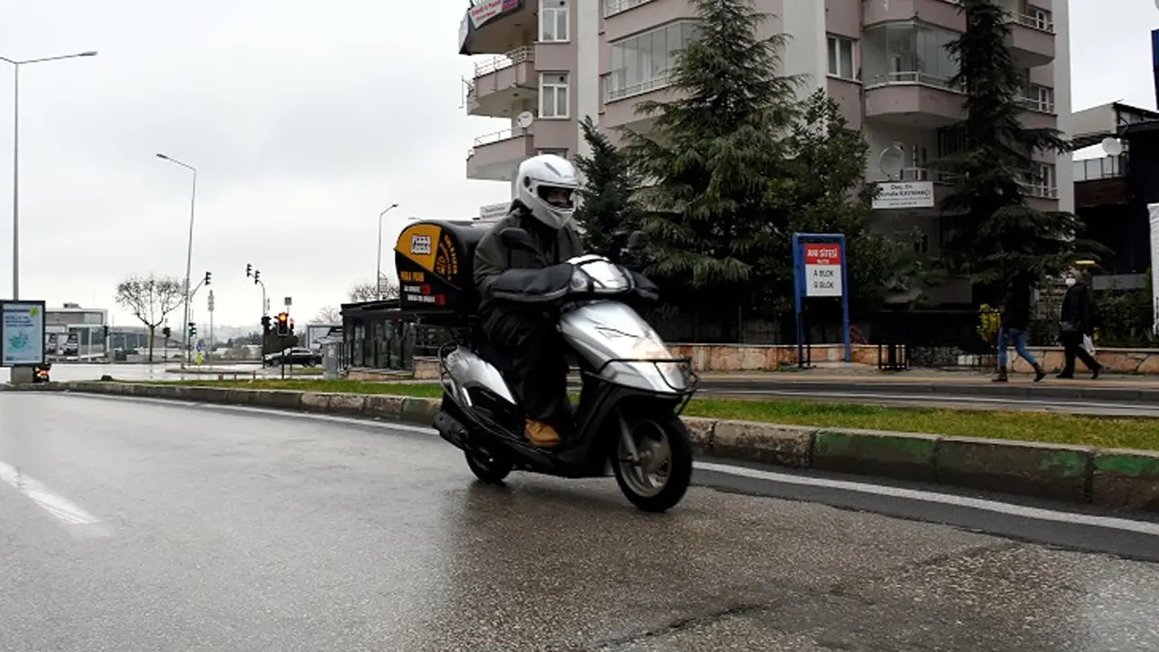 Uşak'taki Moto Kuryeler Dikkat! Yeni Düzenleme Geliyor!
