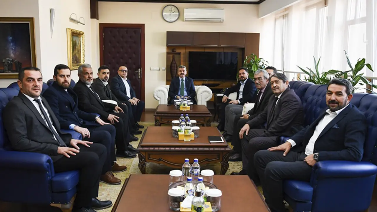 Uşak Ak Parti, Vali Ergün'ü Ziyaret Etti