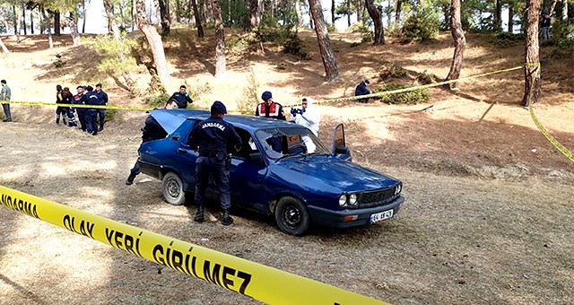 UŞAK'TA KAYIP KİŞİNİN CESEDİ  YANMIŞ OTOMOBİLDE BULUNDU