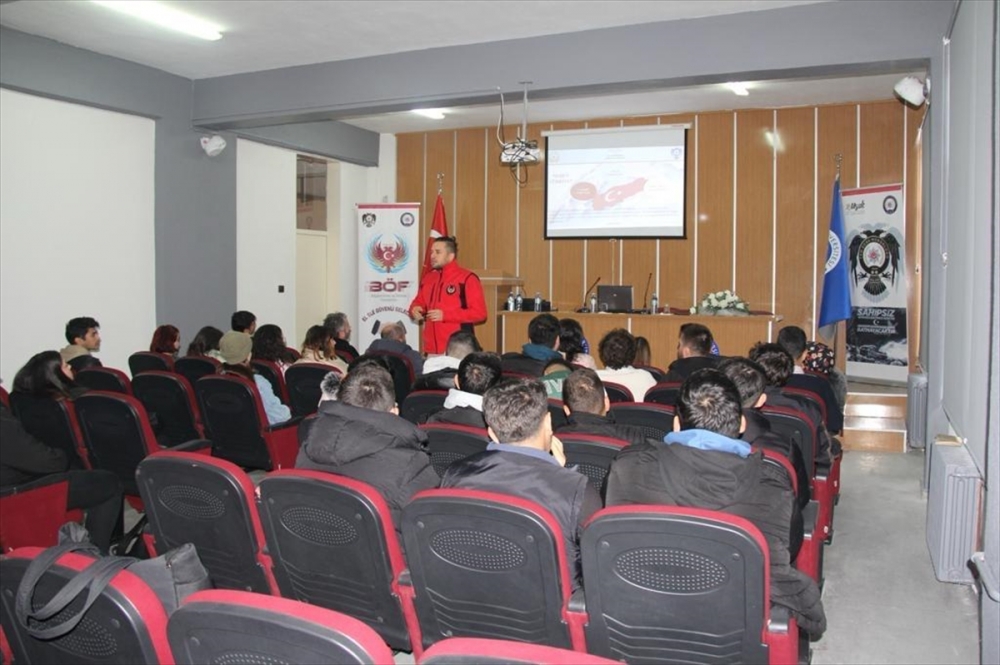 Uşak'ta 950 Üniversite Öğrencisine Terörle Mücadele Anlatıldı