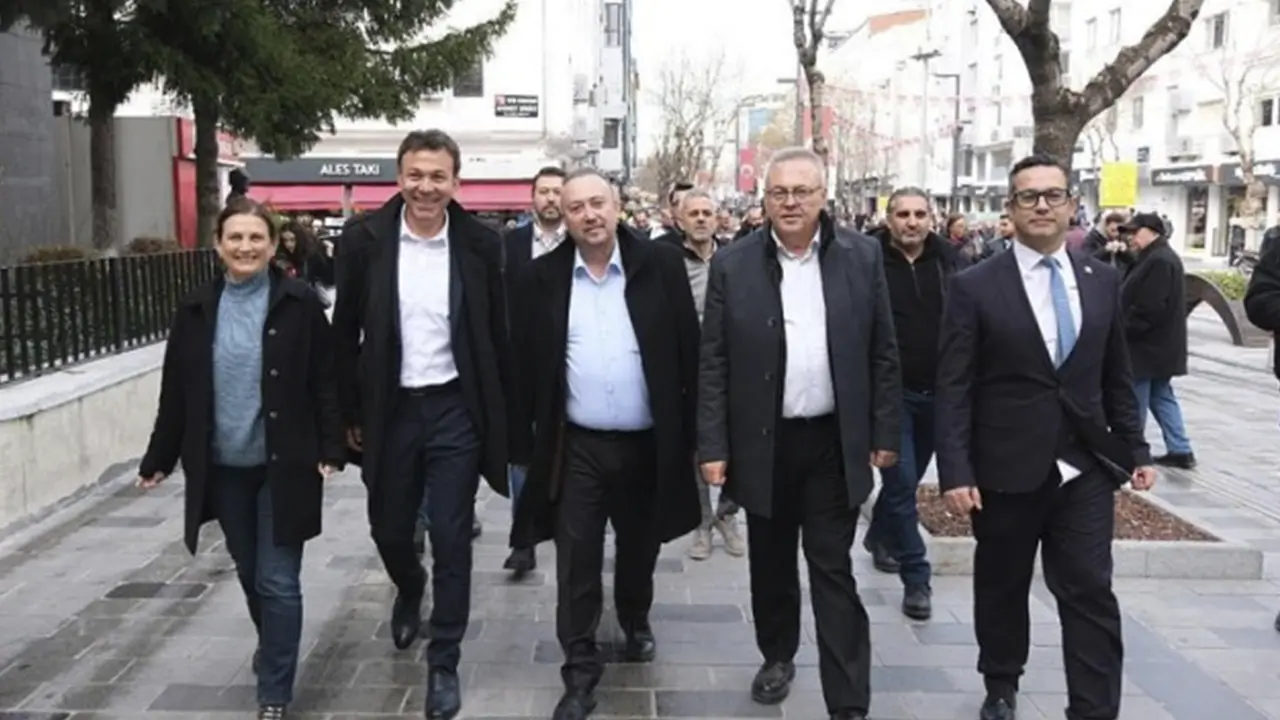 CHP Aday Adayları Uşak Esnafını Gezdi!