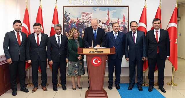 AK PARTİ GENEL BAŞKANVEKİLİ KURTULMUŞ, VALİ FUNDA KOCABIYIK'I MAKAMINDA ZİYARET ETTİ