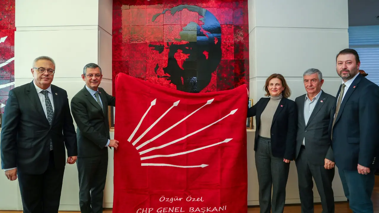 Uşak CHP Teşkilatı, Özgür Özel'i Ziyaret Etti