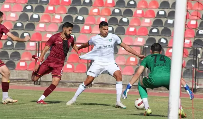 Uşakspor 9 Kişi Kalan Denizlspor'la Berabere Kaldı: 2-2
