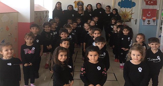 MİNİKLER ANAOKULU ATATÜRK’ÜN 81. ÖLÜM YILDÖNÜMÜNDE TARİH KORİDORU OLUŞTURDU