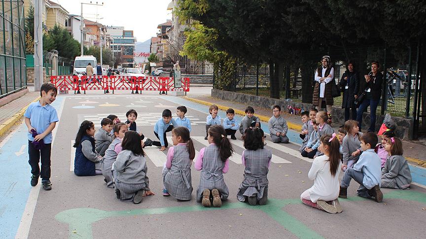 Uşak'ta ki Okullarda Geleneksel Çocuk Oyunları Yeniden Oynanacak!