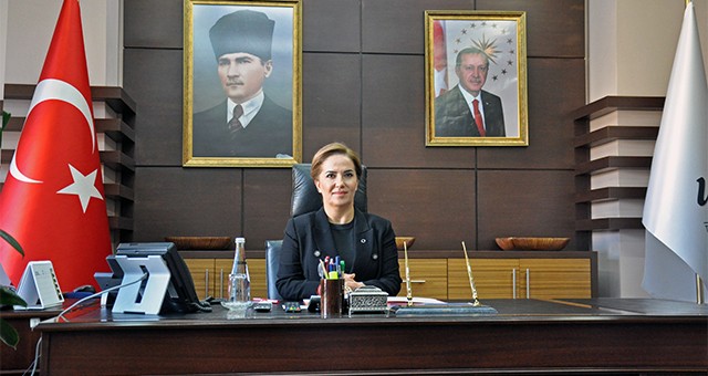 VALİ FUNDA KOCABIYIK'IN "KADINA YÖNELİK ŞİDDETİN ORTADAN KALDIRILMASI İÇİN ULUSLARARASI MÜCADELE GÜNÜ" MESAJI
