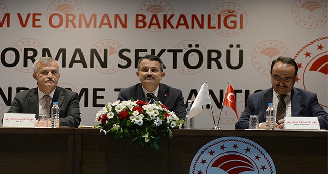 Bakan Pakdemirli: "Tarımsal ovalarımıza tek bir çivi dahi çaktırmayacağız"