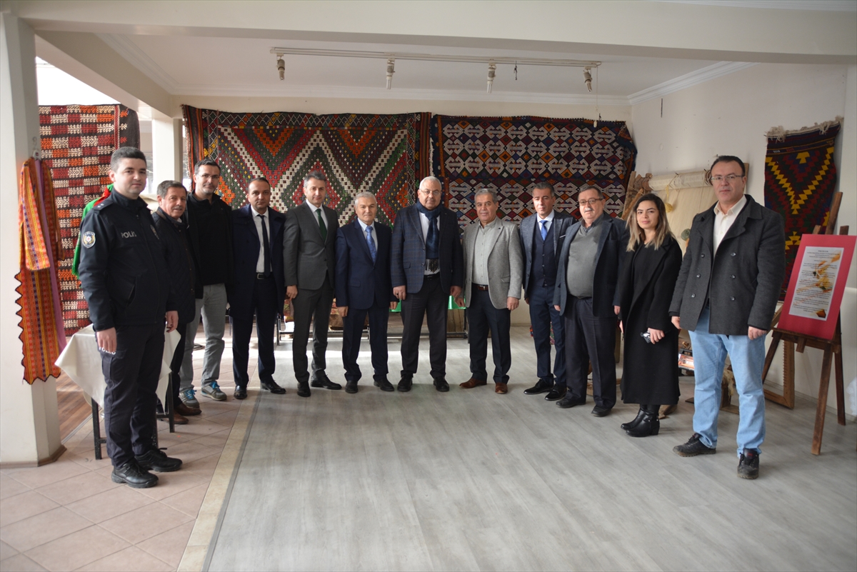 Banaz'da “Zamanın Dansı” Sergisi Açıldı