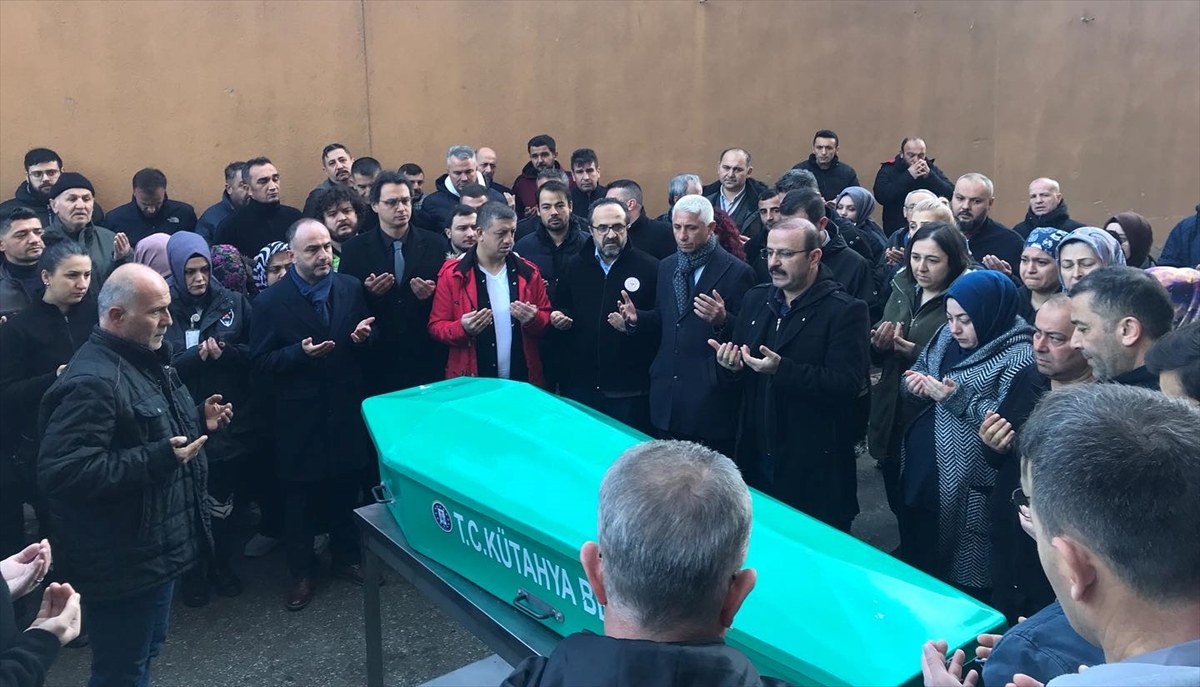 Kütahya Tavşanlı'da Çatıdan Düşen Sinan Öztürk Hayatını Kaybetti