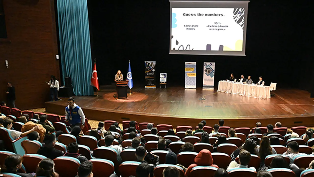 Kariyer Yolculuğunda Dil Bilmenin Önemi Konuşuldu