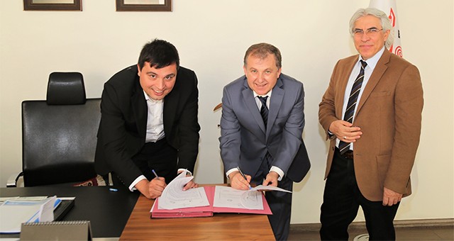 UŞAK BELEDİYESİ VE KIZILAY ARASINDA İMZALANAN PROTOKOLLE UŞAK’A YENİ KAN ALMA BİRİMİ KURULUYOR