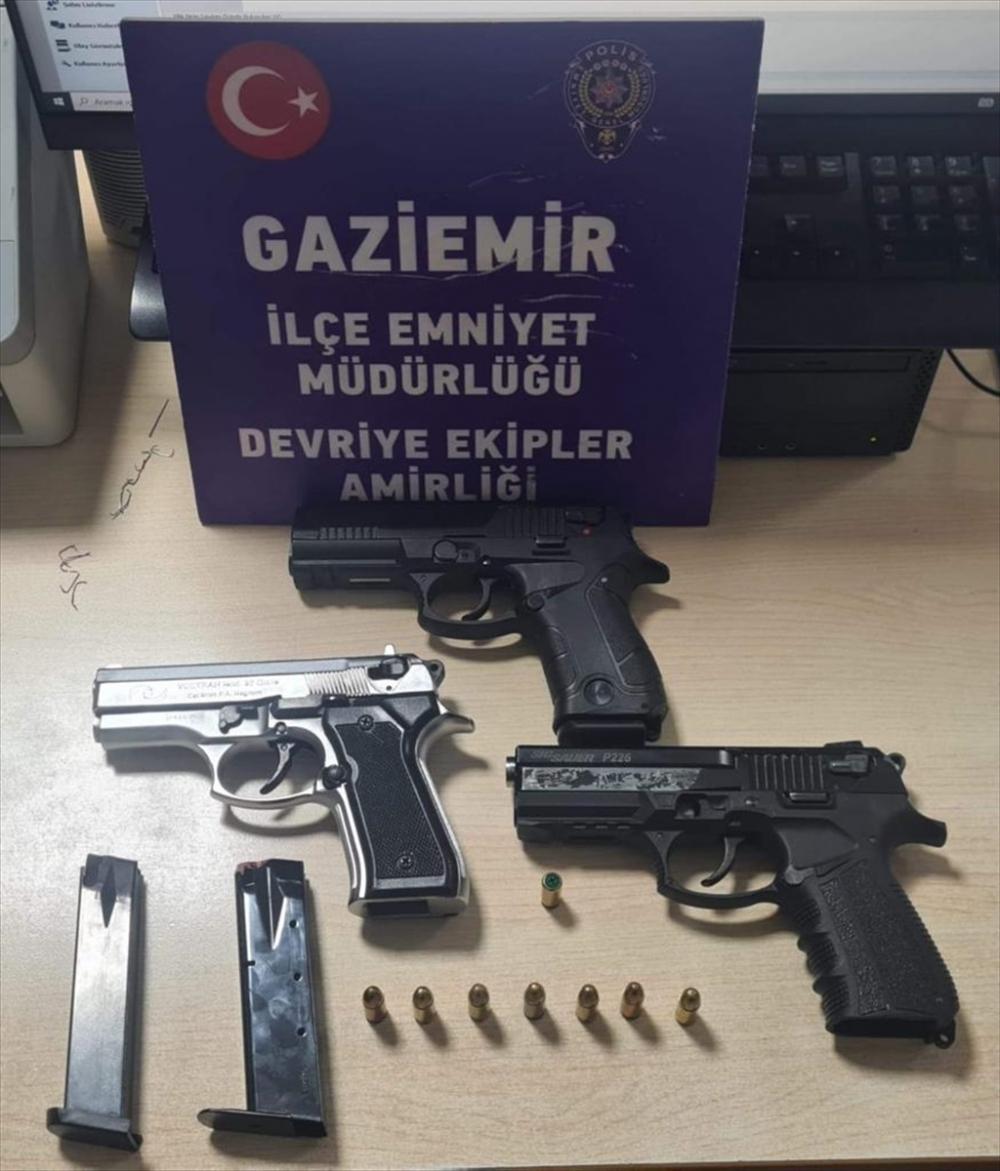 İzmir'de Yılbaşında Havaya Ateş Açan 14 kişi Yakalandı