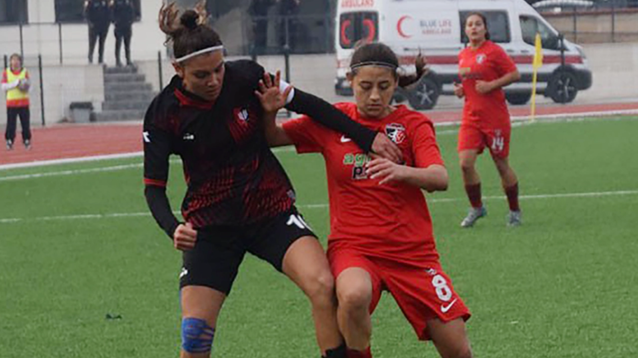 Uşak’ın Kadın Futbol Takımı Denizli’den Eli Boş Döndü "5-3"