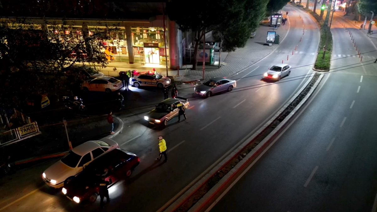 Balıkesirde Yılbaşı denetimlerinde 4 şüpheli yakalandı
