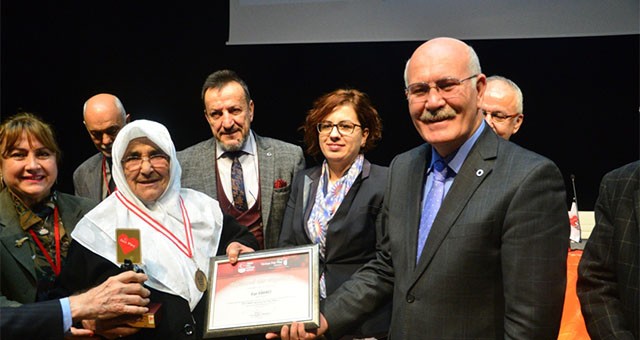 UŞAK'TA "TMOK FAİR PLAY" ÖDÜL TÖRENİ DÜZENLENDİ