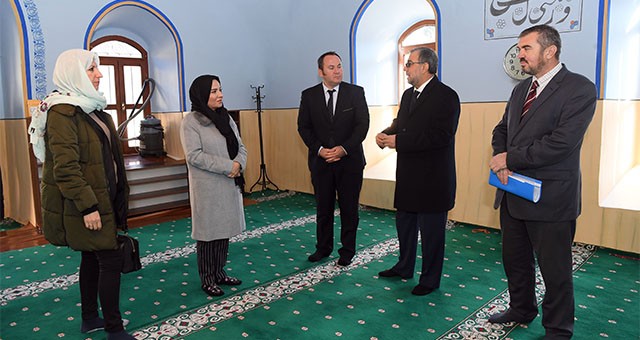 VALİ FUNDA KOCABIYIK TARİHİ CAMİLERDE İNCELEMELERDE BULUNDU