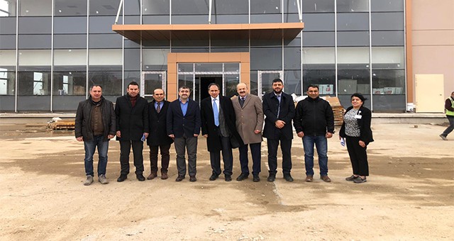 AK Parti Uşak Milletvekili Güneş hastane inşaatını inceledi