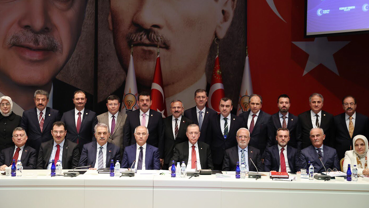 Ak Parti’de Adaylar Açıklanıyor. Uşak..