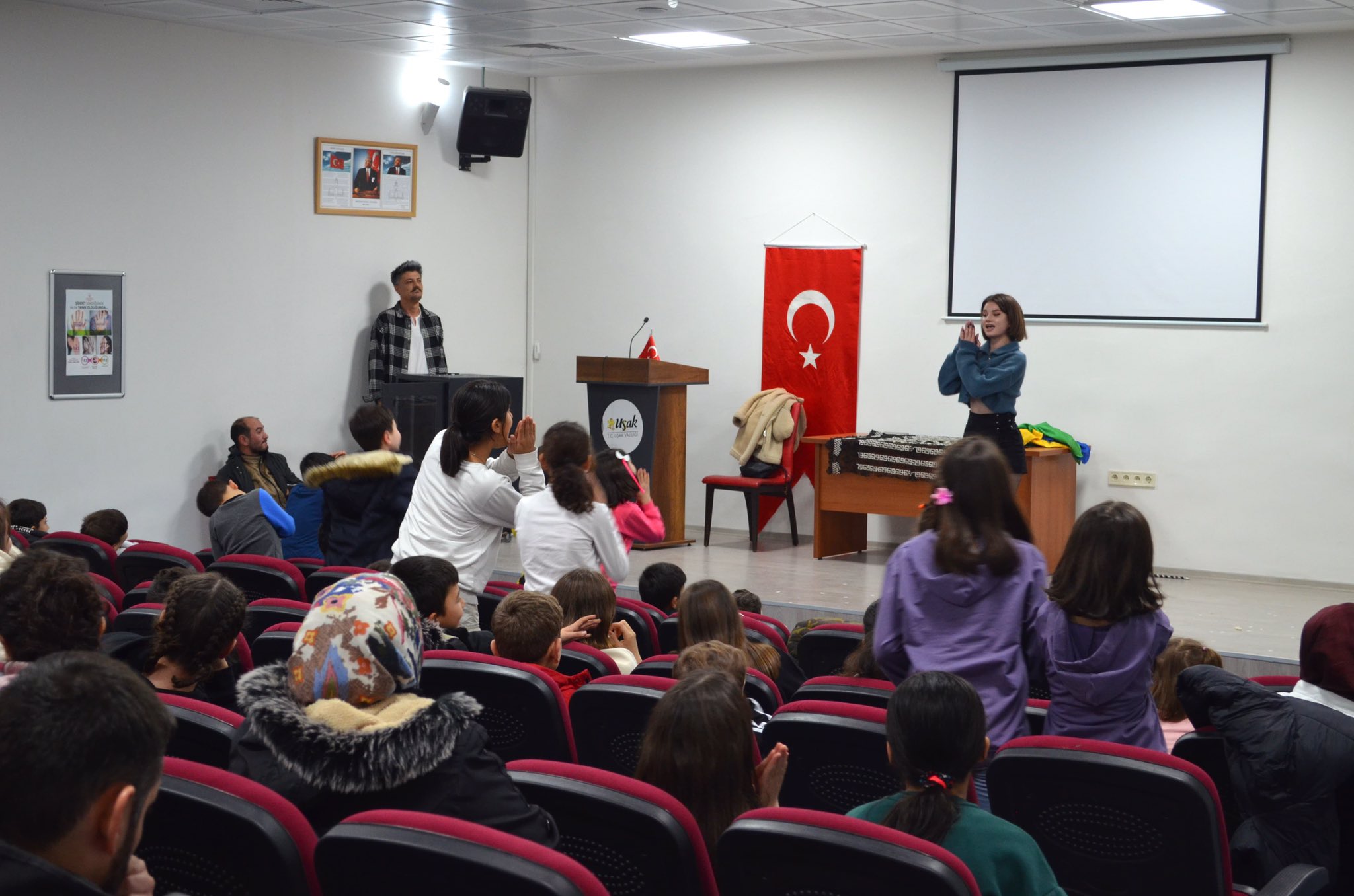 Koruma Altındaki Çocuklar Gülsün Diye