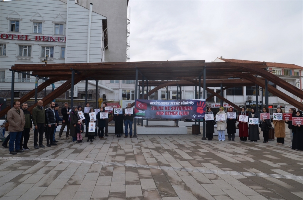 Kütahya'da Hekimler Gazze İçin Sessiz Eylem Yaptı
