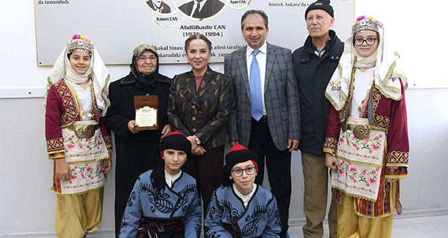 VALİ FUNDA KOCABIYIK EŞME İLÇESİ AHMETLER KÖYÜNDEKİ OKULLARDA İNCELEMELERDE BULUNDU