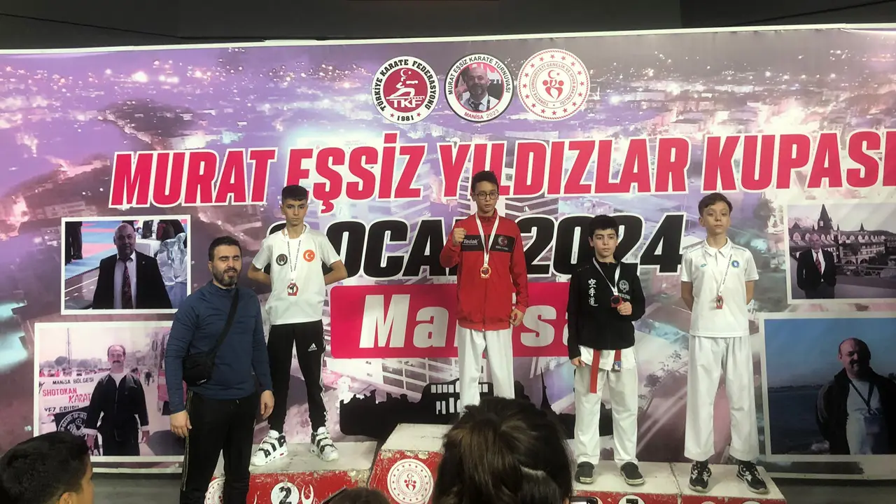 Manisa'dan Uşak'a Madalya ile döndü..
