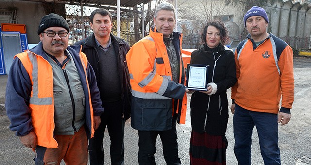 KARAYOLU ÇALIŞANLARINDAN SOKAK HAYVANLARINA SICAK YUVA