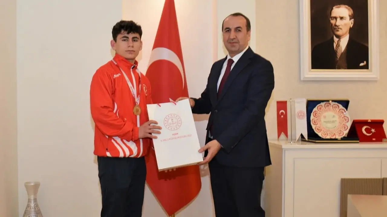 Güreşci Öğrencilere Milli Eğitim'den Ödül