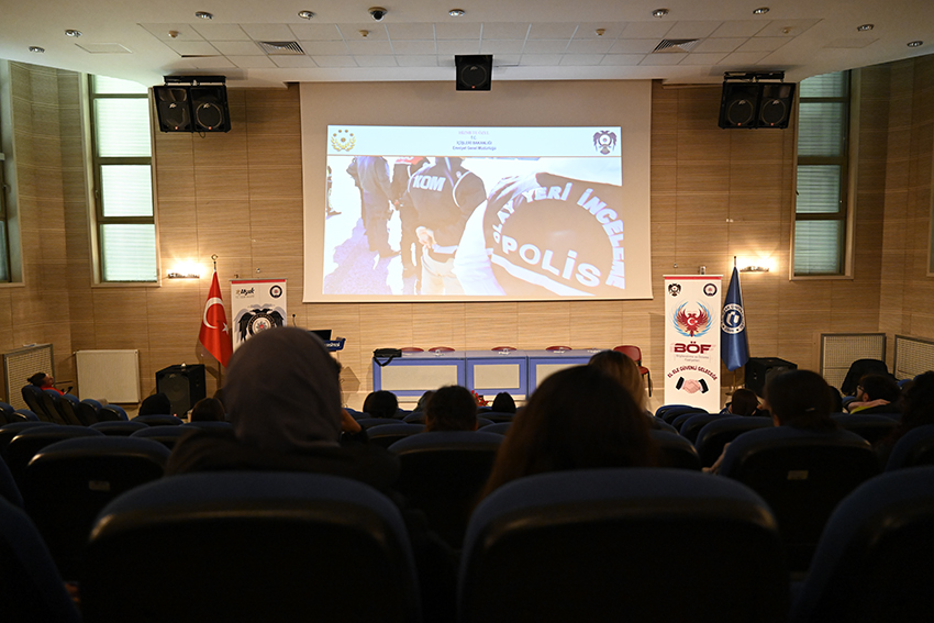 Gençlere Güvenli Gelecek Konferansı