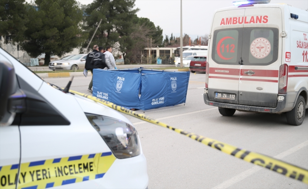Denizli'de  otomobilin çarptığı Mahperi Çelik öldü