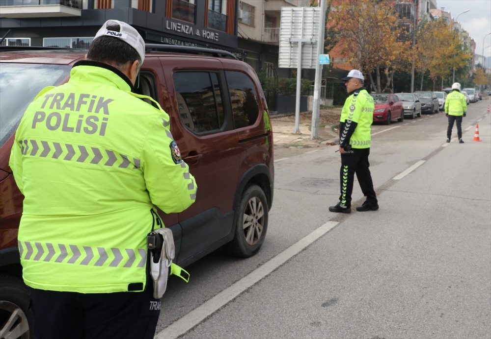 Denizli'de kavşaklarda dron destekli trafik denetimi
