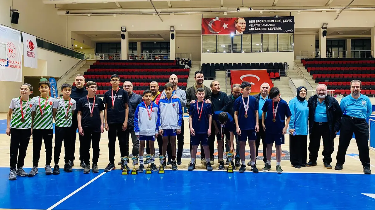 Uşak İli Okul Sporları: Masa Tenisi Turnuvasında Şampiyonlar Belli Oldu!